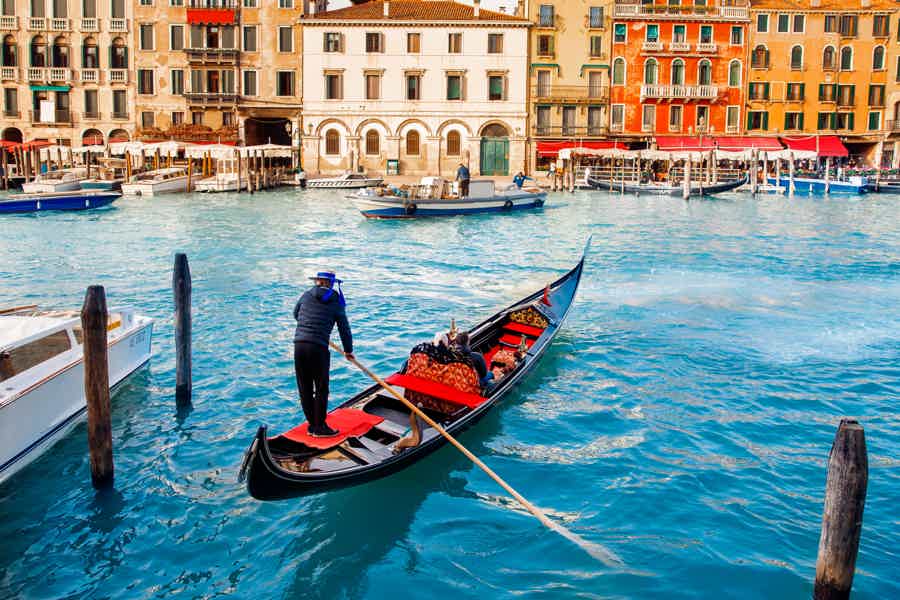 Venice: Private Gondola Ride along Grand Canal - photo 2