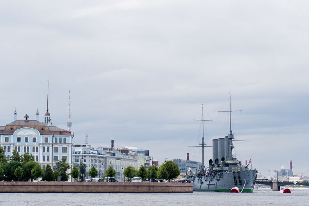 Фото к экскурсии Большая обзорная экскурсия по Петербургу и крейсер «Аврора»