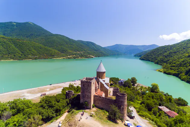 Индивидуальный тур в Казбеги: горы, история и живописные панорамы — фото 3