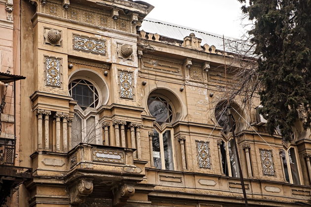 Виды Тбилиси и его тайные парадные