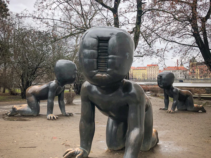 Арт-Прага: уличное искусство, арт-кафе и галереи Малой Страны — фото 7, Прага | Покатаем