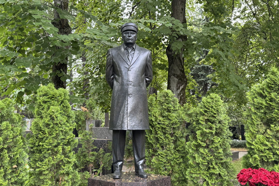 Новодевичье кладбище: и жизнь, и слезы, и любовь (18+) — фото 8
