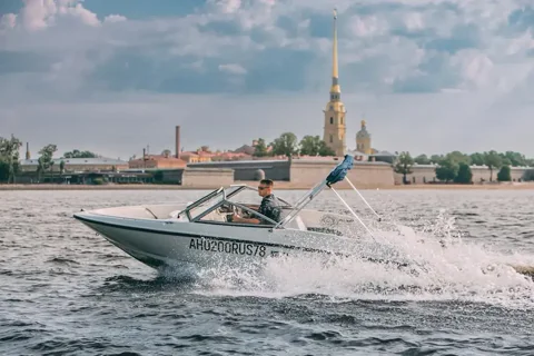 Прогулка по рекам и каналам Санкт-Петербурга на катере «Байлайнер»