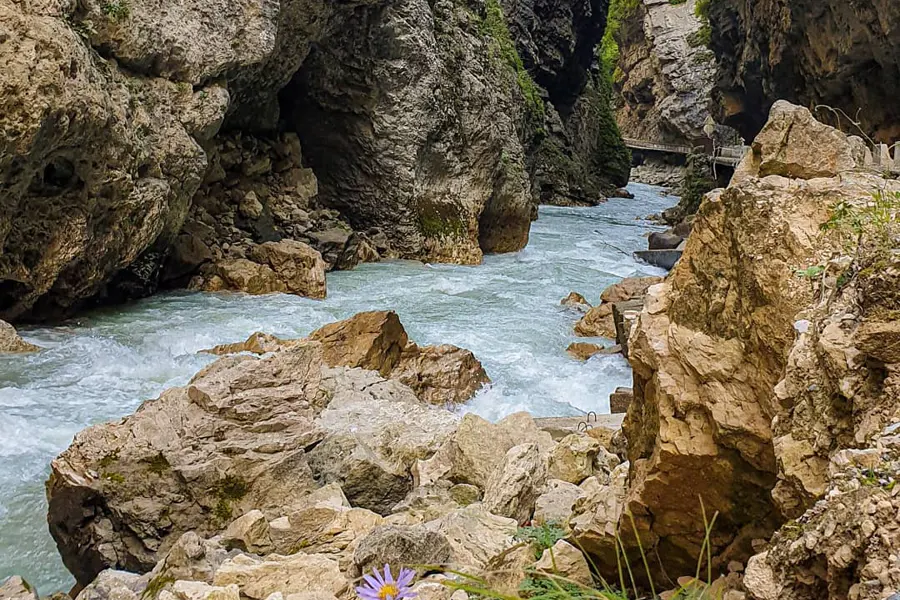 Сказочный мир Чегемского ущелья: водопады — парадром — село Эльтюбю — фото 1
