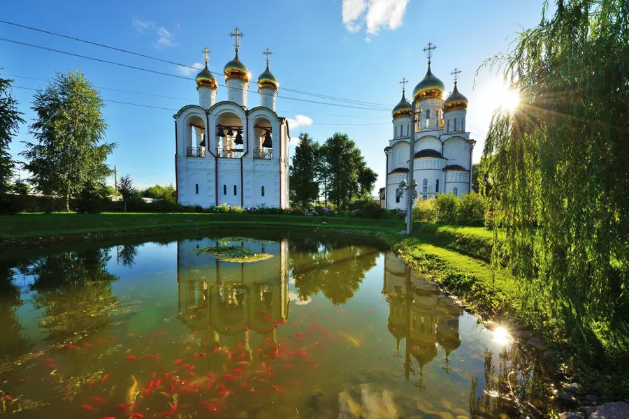 Два монастыря и святой источник города Залесья — фото 1