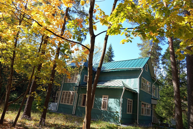 По литературным местам осеннего Переделкина