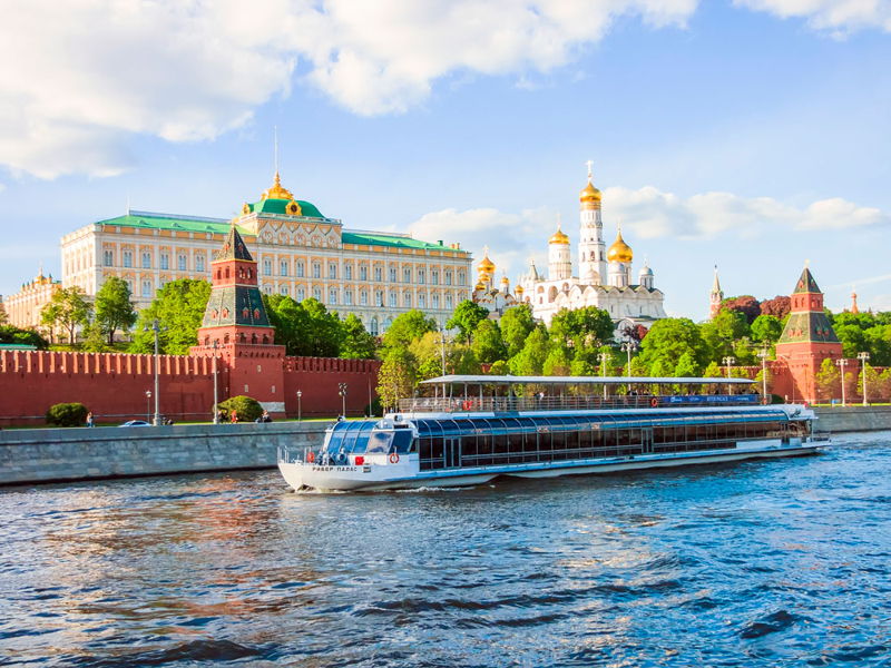 Круиз на теплоходе «Ривер Палас» по центру от Москва-сити - экскурсия в Москва, Россия