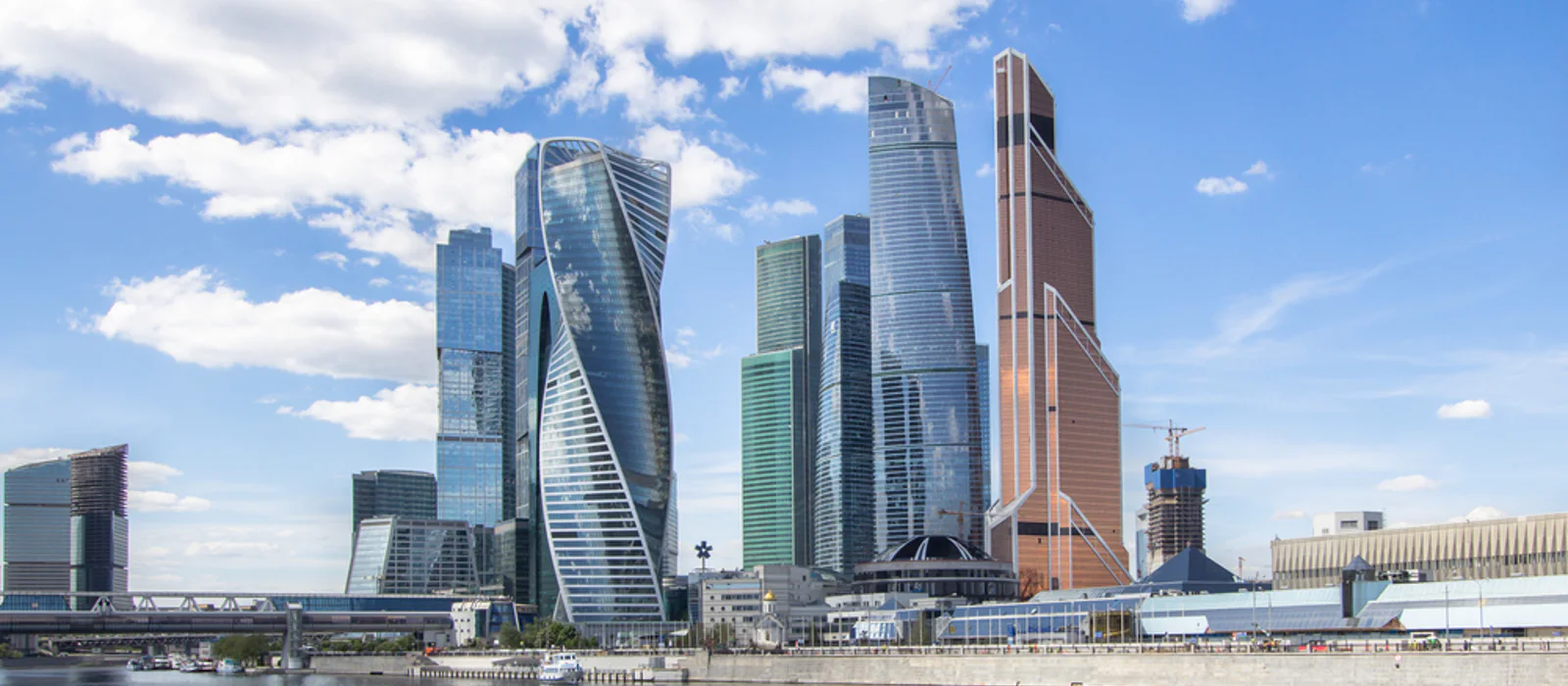 Обзорная речная прогулка на теплоходе от Москва-Сити или Крымского моста — экскурсия, Москва, Россия | Покатаем
