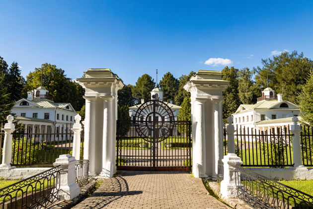 Главное изображение экскурсии - Кинопрогулки по старинным усадьбам: Середниково и Братцево