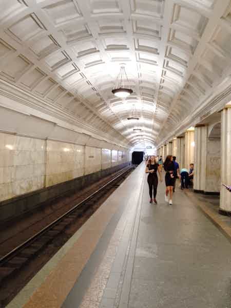 Подземные дворцы Москвы: экскурсия по Московскому метро - фото 7