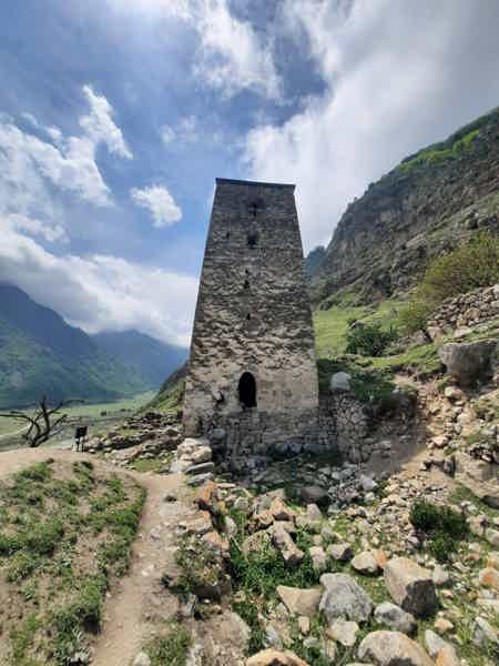 Очарование Кабардино-Балкарии. Старинные башни,озера и замок на воде. - фото 3