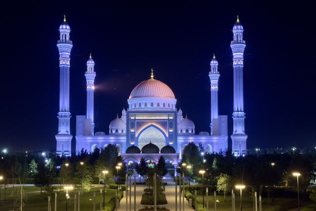 Главное изображение экскурсии - Ночные мечети в подсветке: Грозный, Аргун, Шали и Лестница в небеса