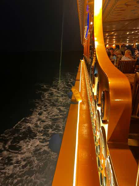 Вечерний круиз на шикарной яхте Нефертари  - фото 3