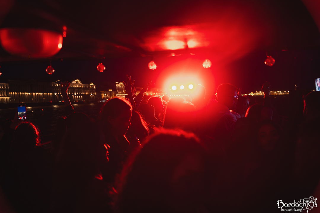 «Karaoke Show» — вечеринка на теплоходе на разводные мосты (18+) — фото 5