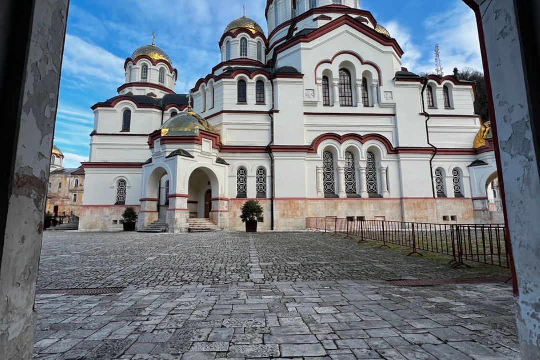 Экскурсия в древний город Новый Афон с посещением карстовой пещеры — фото 7