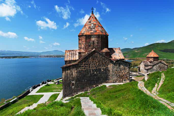 Озеро Севан, Дилижан и древний монастырь Агартсин, Озеро Парз