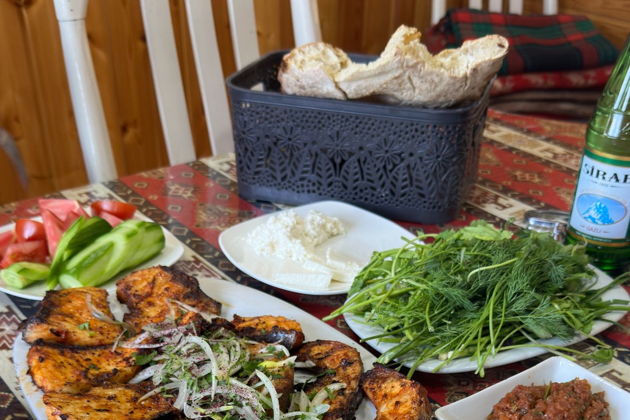 Виды Агатовые горы, розовое озеро, мистическая гора Бешбармаг и дегустация черной икры