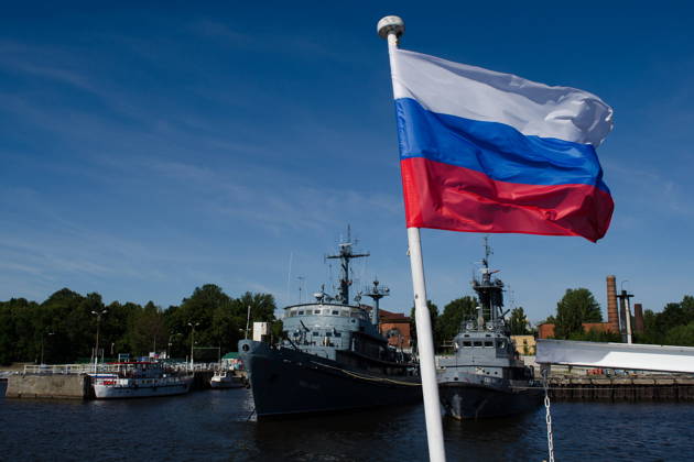 Кронштадт с теплоходной прогулкой вокруг фортов