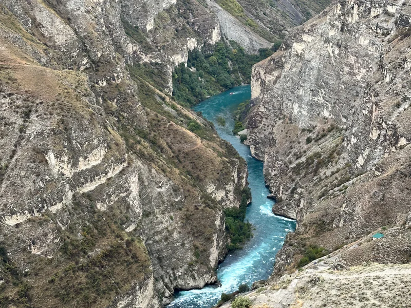 Сулакский каньон, пещера Нохъо, Бархан Сарыкум / Прогулка на катере — фото 5, Махачкала | Покатаем