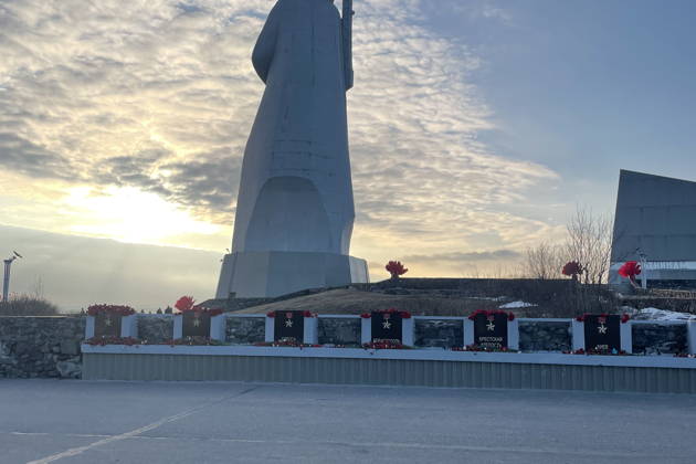 Мурманск-город герой