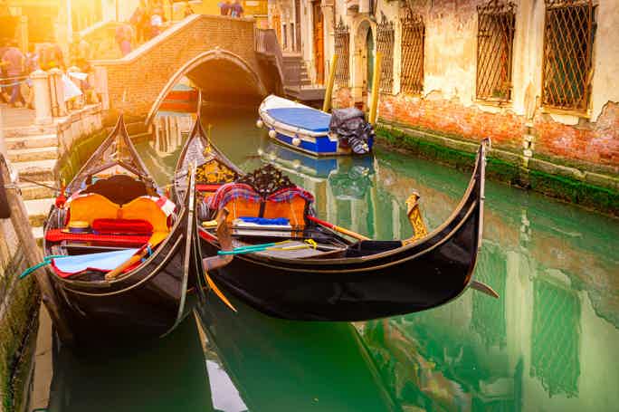 Exploring Grand Canal by Private Gondola Ride