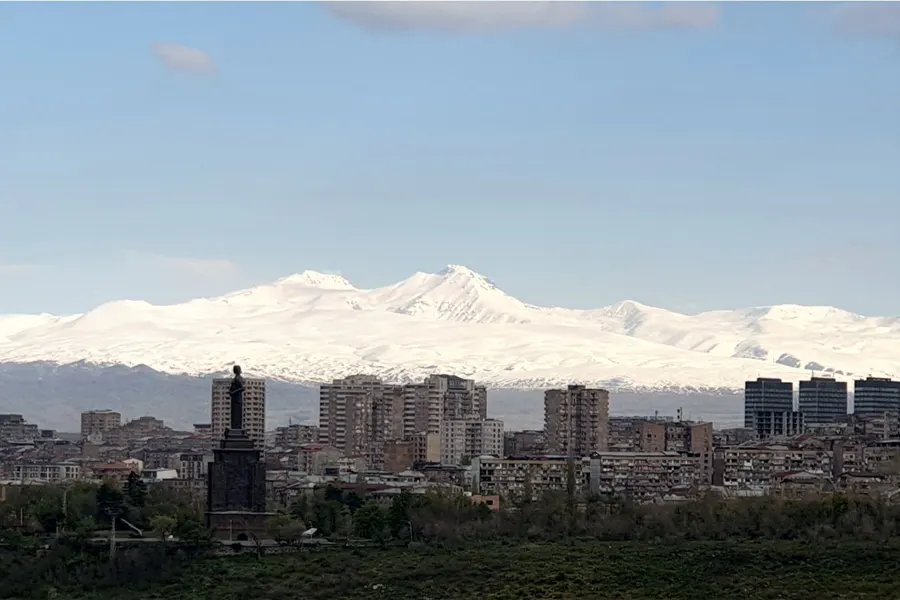 Выше только горы: Арагац, Амберд и Сагмосаванк — фото 1