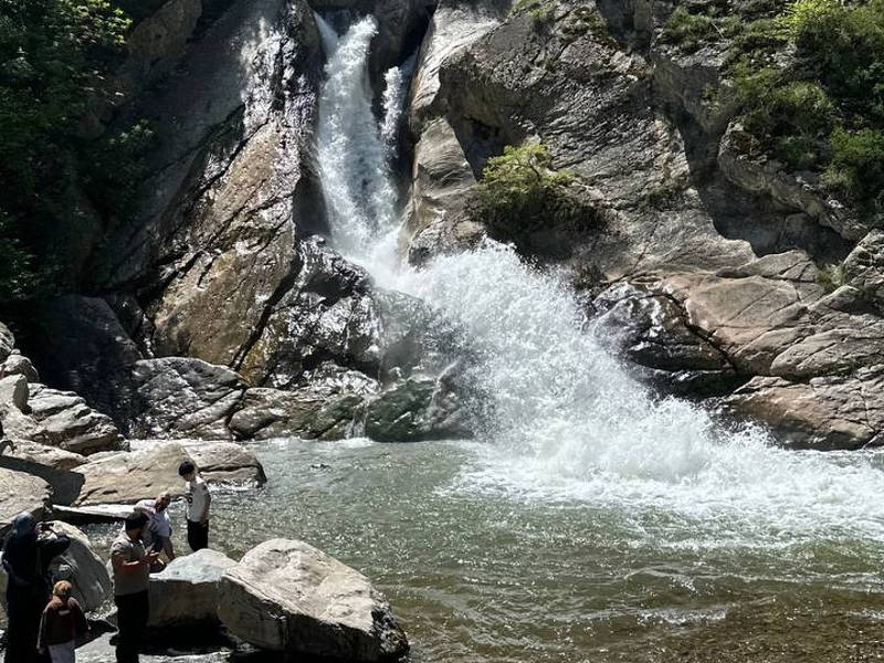 Древняя крепость, Хучнинский водопад и экраноплан «Лунь»