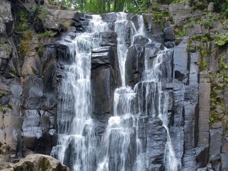 Водопад Неожиданный (Горбатый)