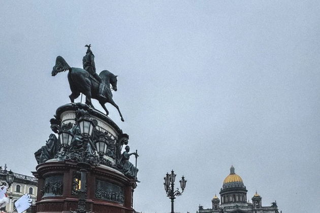 Фото к экскурсии Со Снегурочкой по Петербургу: настоящая новогодняя экскурсия