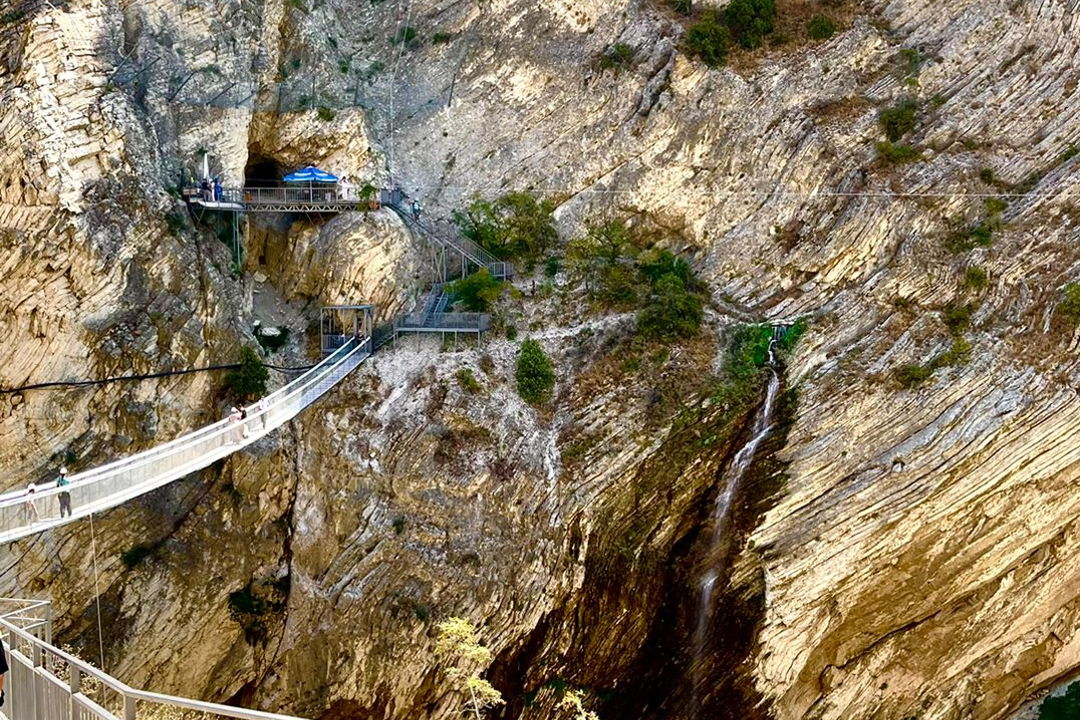 Бархан Сарыкум и прогулка на катере по Сулакскому каньону в с. Зубутли — фото 4