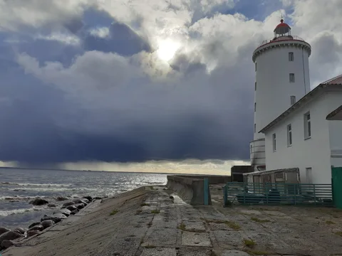 Морское путешествие к Толбухину - старейшему маяку России