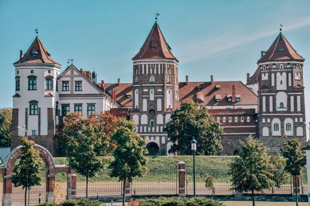 Главное изображение экскурсии - Трансфер из Гродно в Мирский и Несвижский замки – путешествие в историю с комфортом!