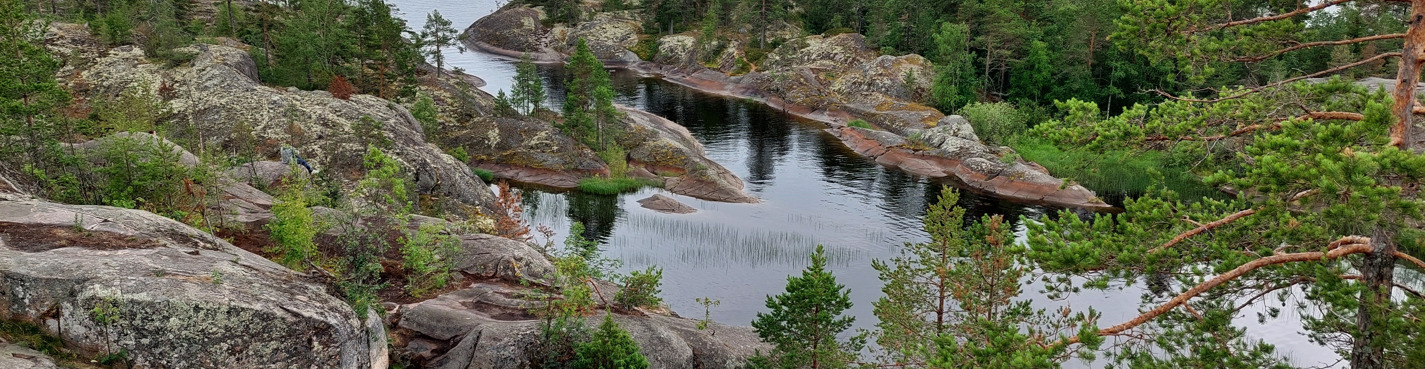Водная прогулка на катере по Ладожским шхерам