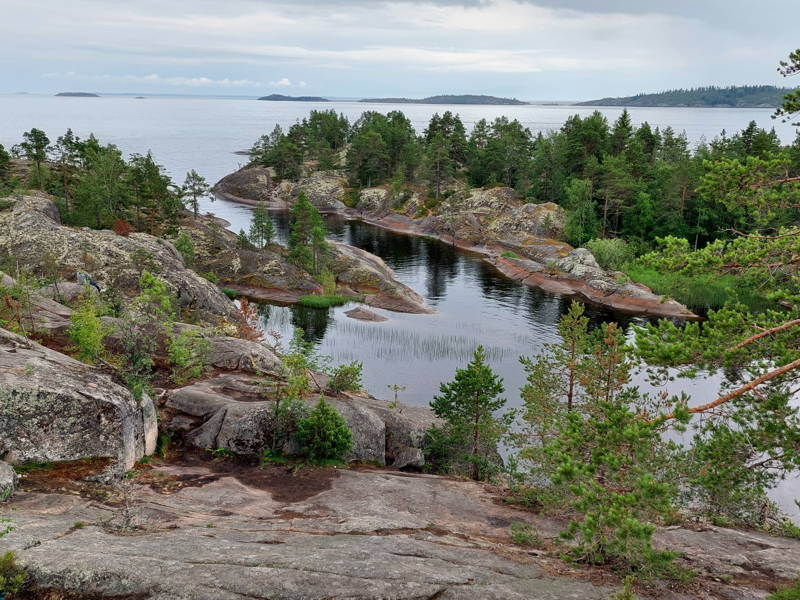 Водная прогулка на катере по Ладожским шхерам