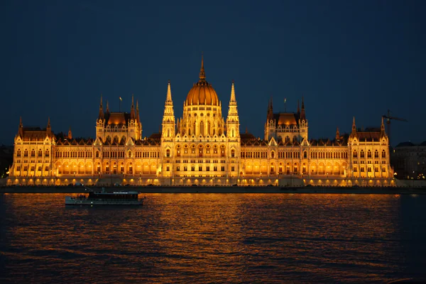 Wine & Dine - dinner with wine tasting — photo 2, Budapest | Pokataem