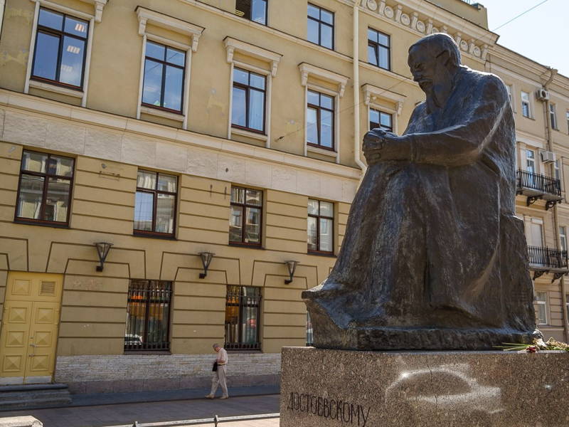Петербург Достоевского с членом Союза писателей