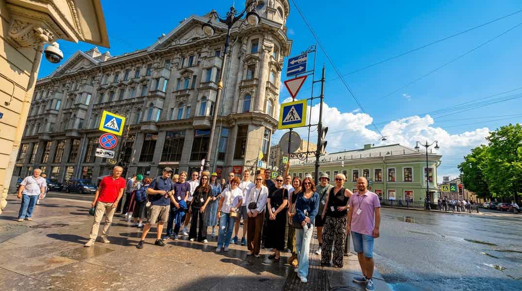 Питерская атмосфера: дворы, парадные, коммуналки и смотровая - фото 4