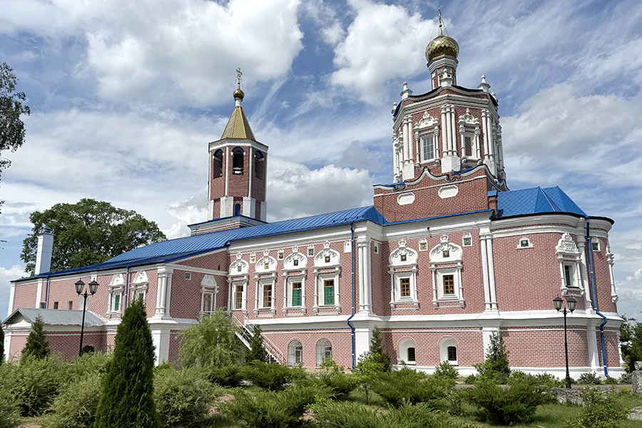 Резные узоры Рязани: кремль, Ока и деревянные терема, кадр 6