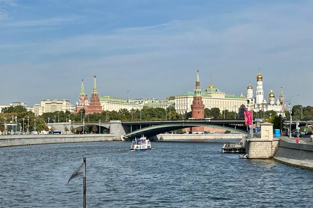 "По самой главной улице Москвы" - круглогодичная речная экскурсия на яхте флотилии "Рэдиссон"
