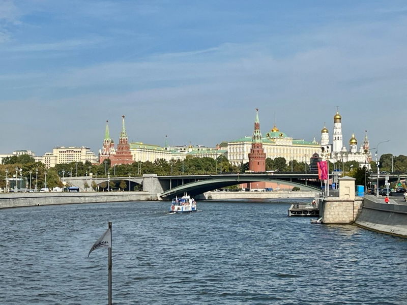 "По самой главной улице Москвы" - круглогодичная речная экскурсия на яхте флотилии "Рэдиссон" - экскурсия в Москва, Россия