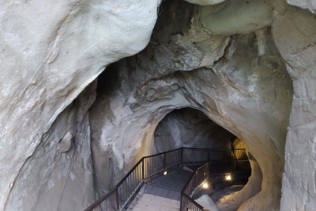 Виды Древний Уплисцихе и живая вода Боржоми