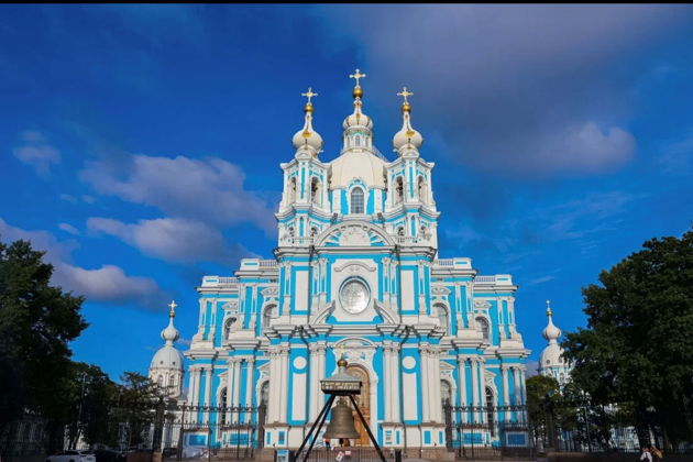 Фото к экскурсии Александро-Невская лавра и Смольный собор — архитектурные жемчужины Петербурга
