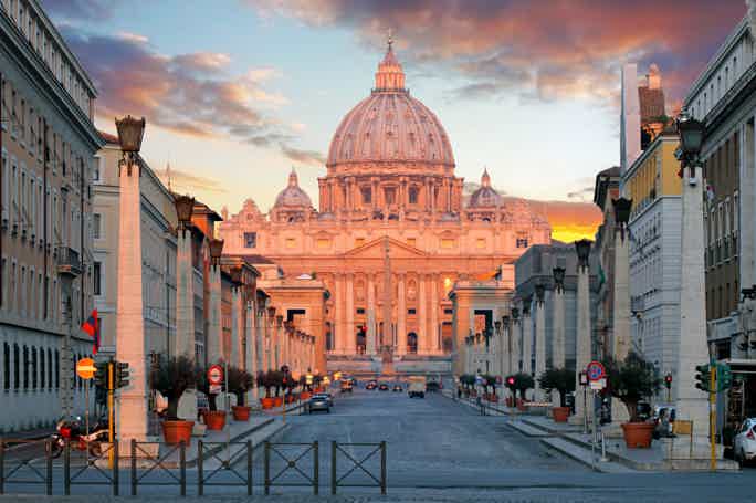 Vatican Museums, Sistine Chapel & St.Peter's Basilica Guided Trip