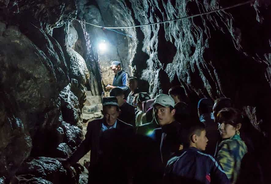 2000 ступеней в пещеру к Святому Давиду-Хазрати Довуд - фото 6