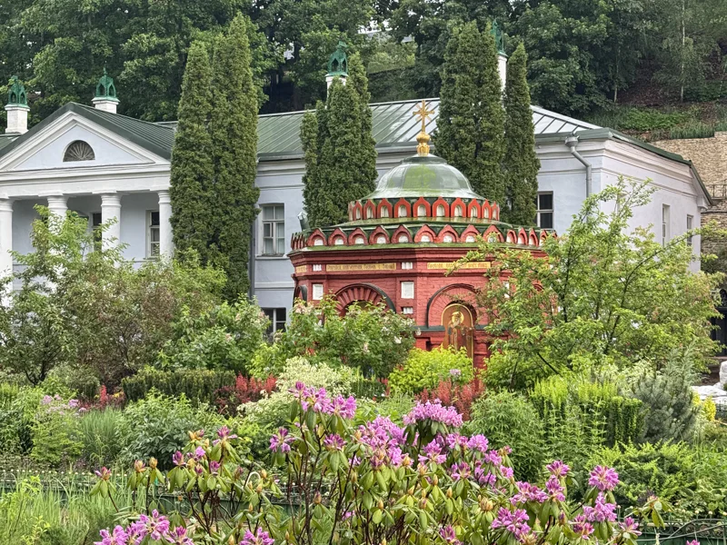 Экскурсия в Печоры и Изборск (на автобусе в группе) — фото 2, Псков | Покатаем
