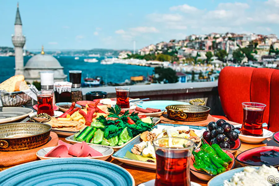 Традиционный турецкий завтрак: вкусное утро Стамбула — фото 1
