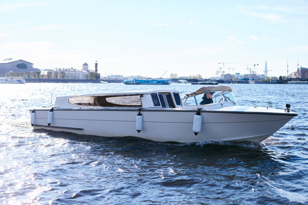 Виды Прогулка на венецианском такси по рекам и каналам Петербурга