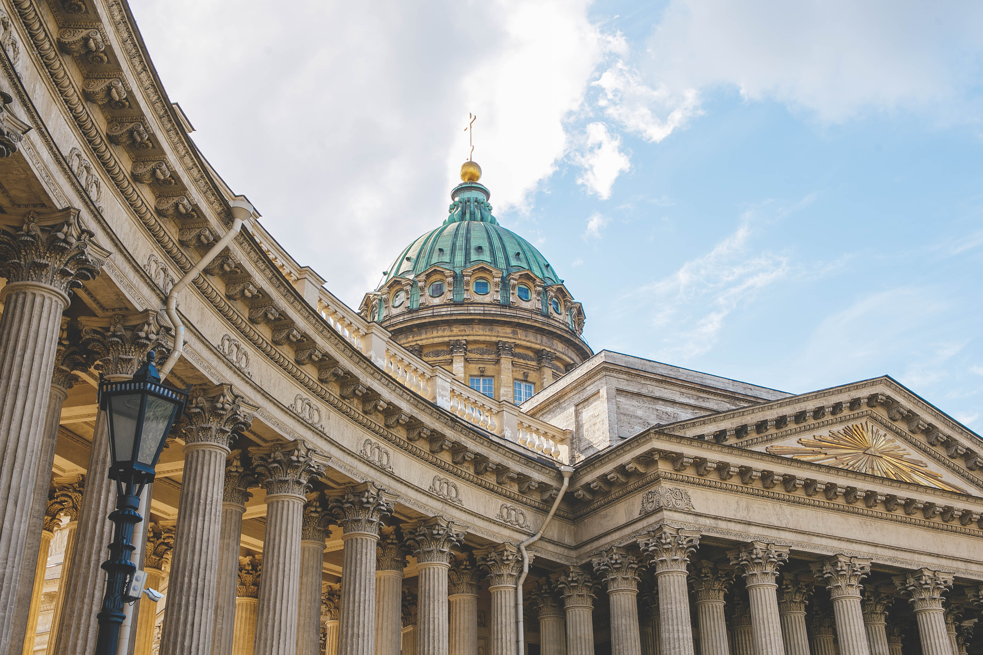 Три собора и колокольня: увидеть центр Петербурга с высоты птичьего полёта