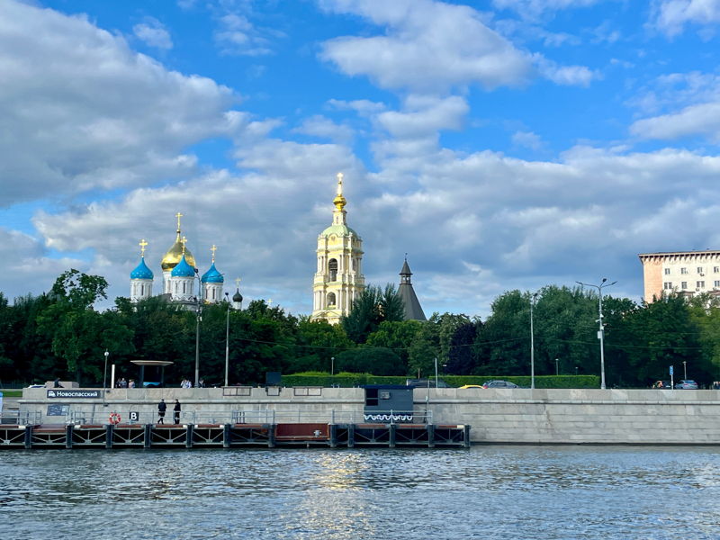 «Берега силы: святыни и заводы у воды» — водно-пешеходная экскурсия - экскурсия в Москва, Россия