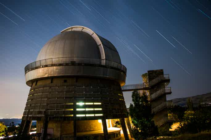 Бюраканская обсерватория, Сагмосаванк и памятник алфавиту